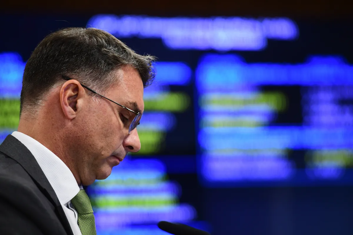Flávio Bolsonaro ficará sem mandato eletivo após 24 anos